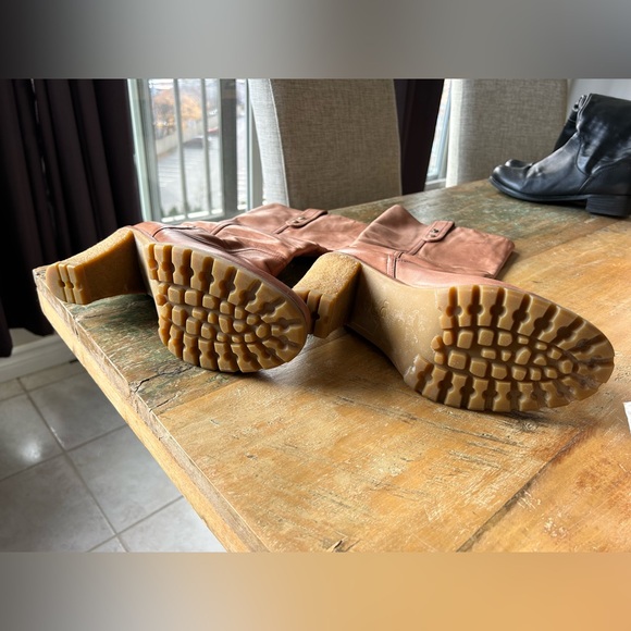 brand new UGG leather boots size 8,5-9 - Picture 2 of 7